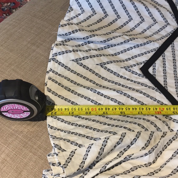 Gorgeous Nanette Lepore skirt suit!🤩 - Picture 3 of 10